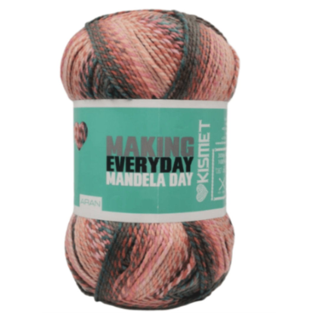 67 Blankets Aran self-striping acrylic yarn in Coral Reef 811